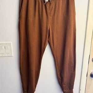Vuori Performance Joggers Bronze Size L